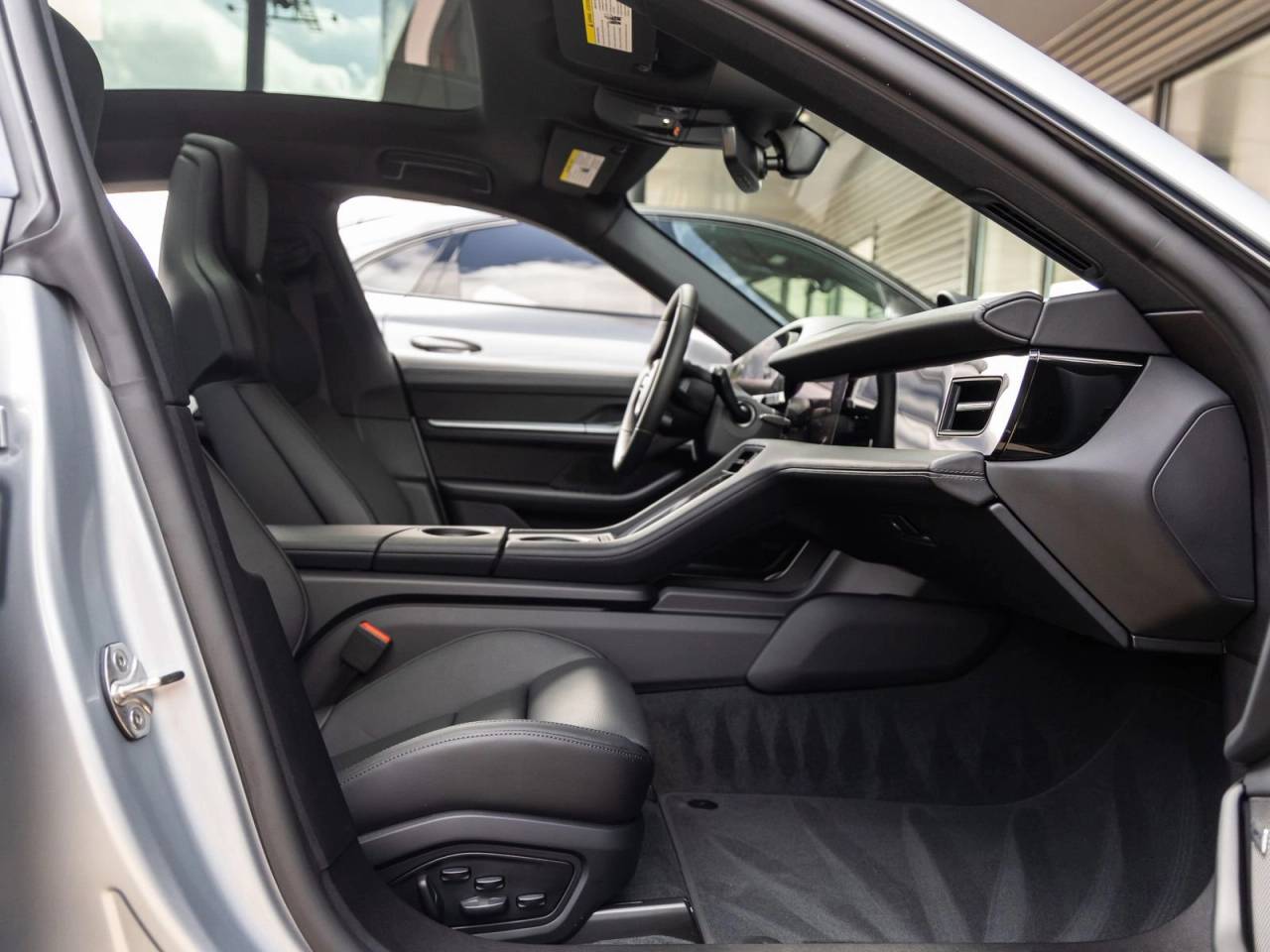 2026 Porsche Taycan 4 Black Edition