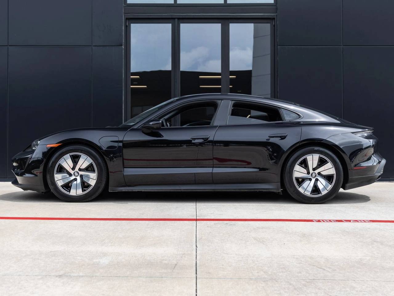 2023 Porsche Taycan Base