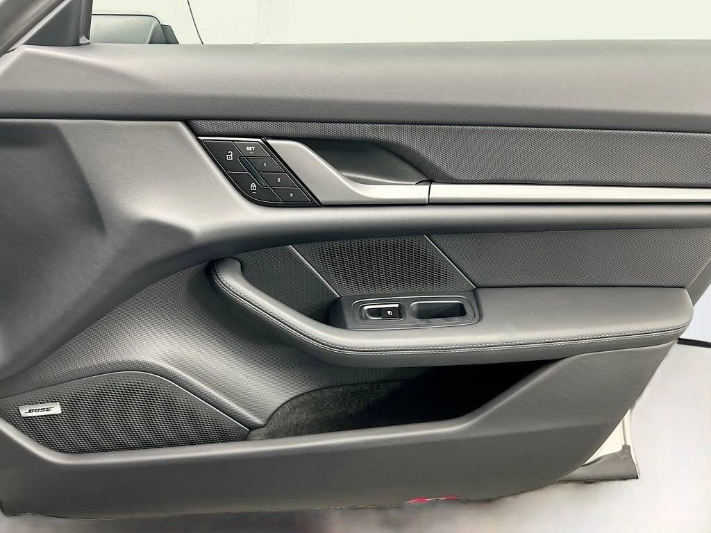 2026 Porsche Taycan 4