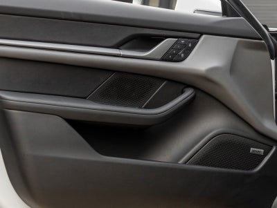 2026 Porsche Taycan 4