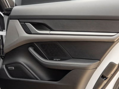 2026 Porsche Taycan 4