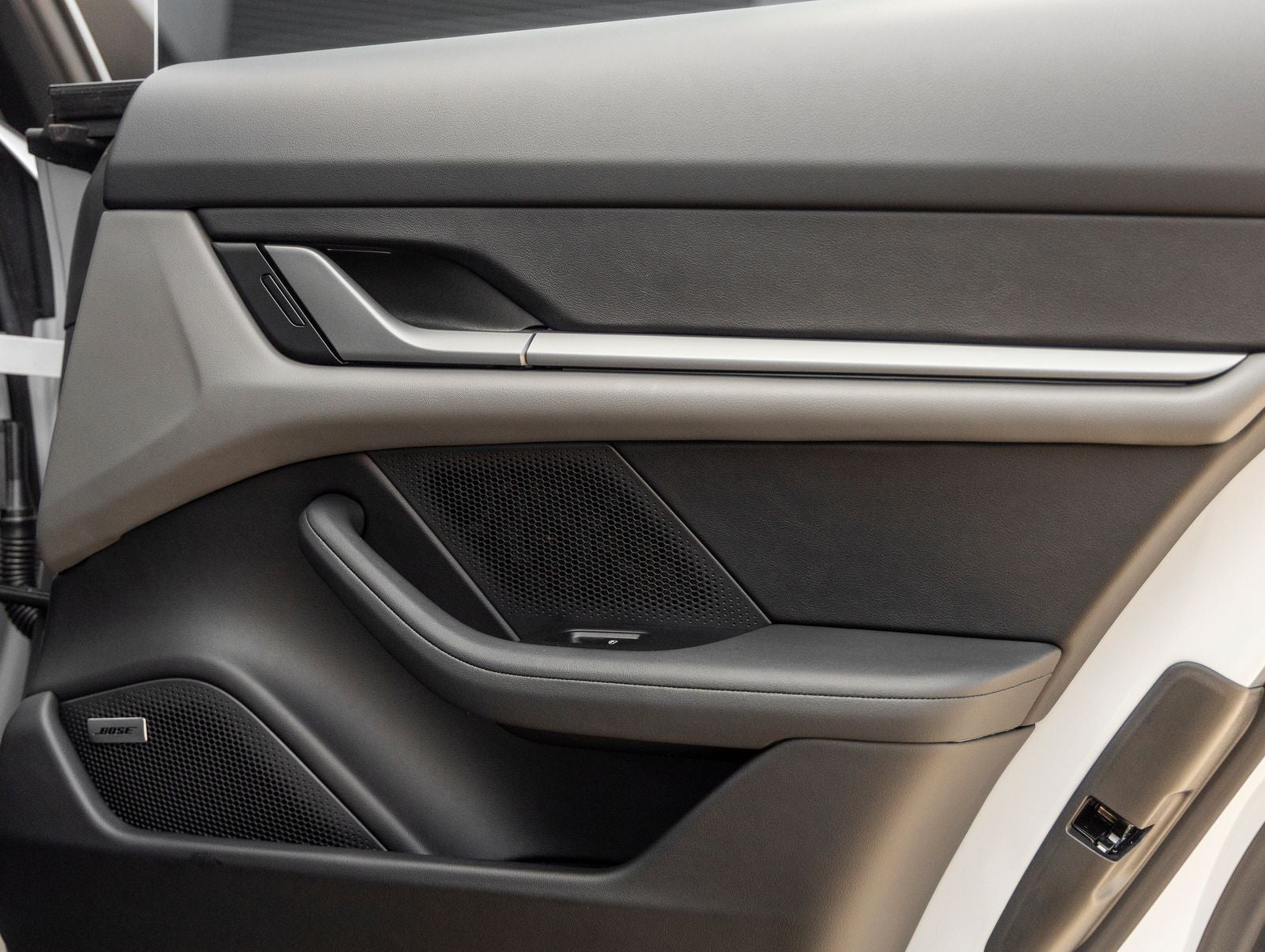 2026 Porsche Taycan 4