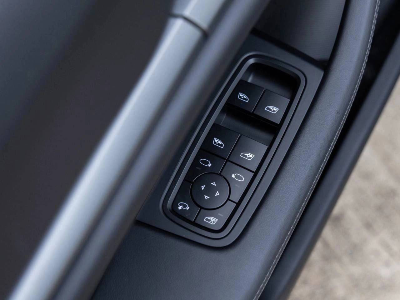 2026 Porsche Taycan 4 Taycan 4