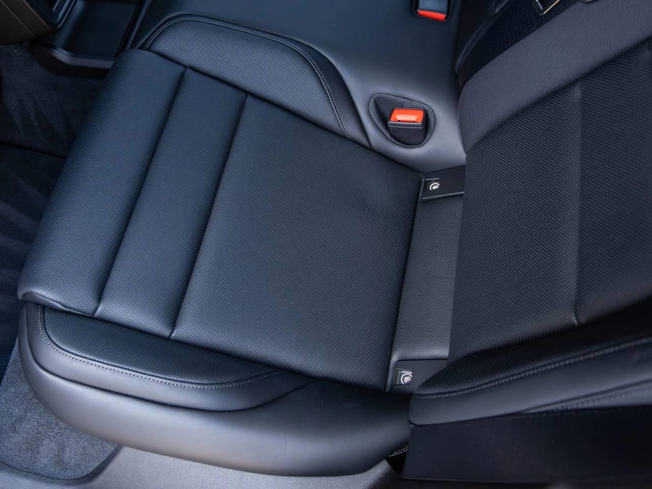 2026 Porsche Taycan Black Edition