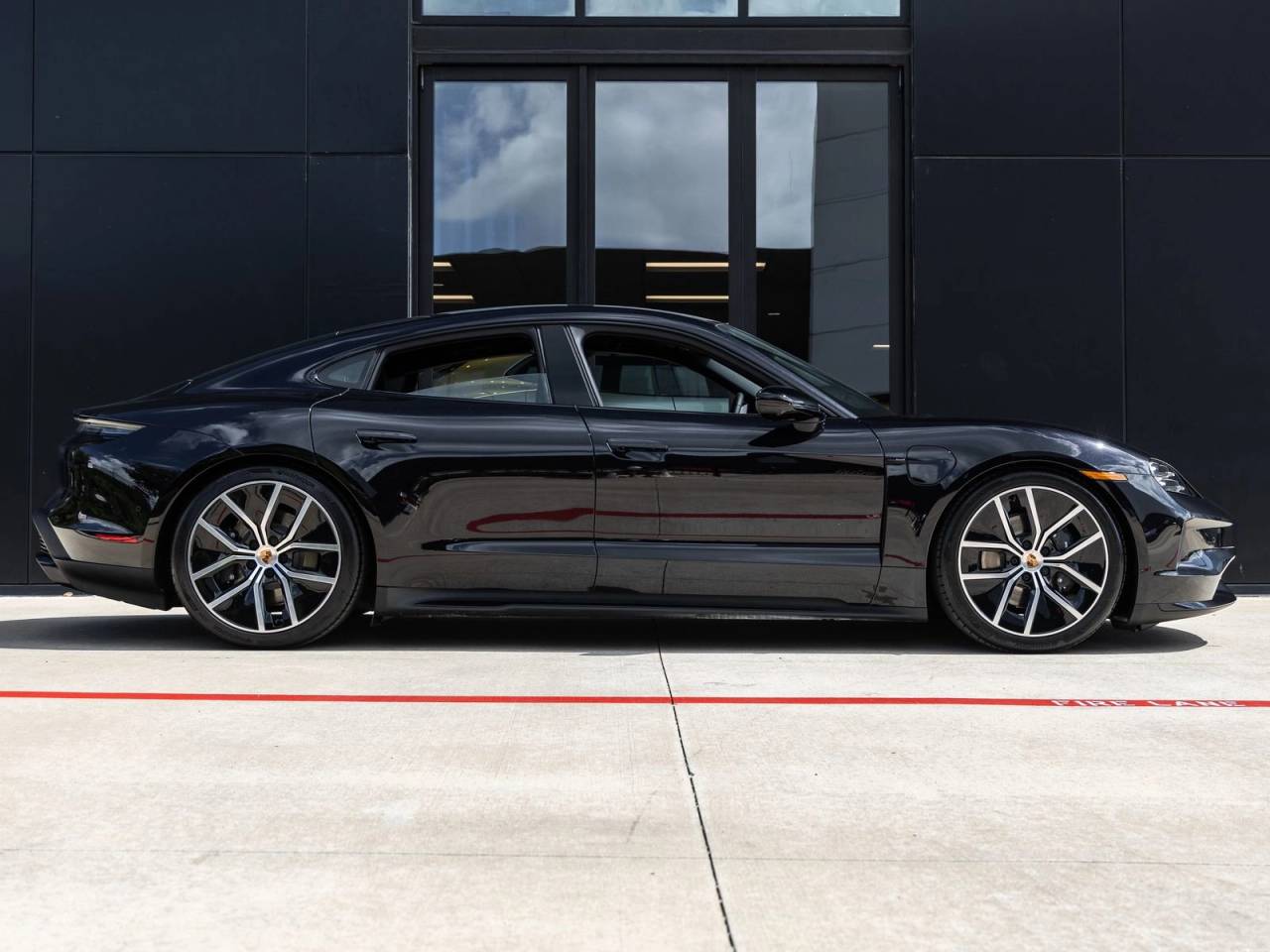 2026 Porsche Taycan Black Edition