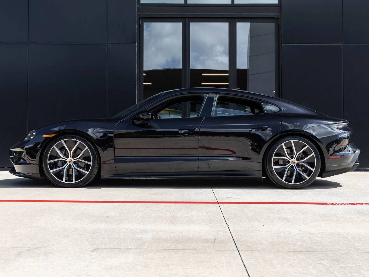 2026 Porsche Taycan Black Edition