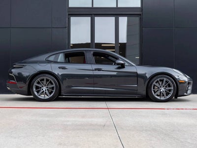 2026 Porsche Panamera 4