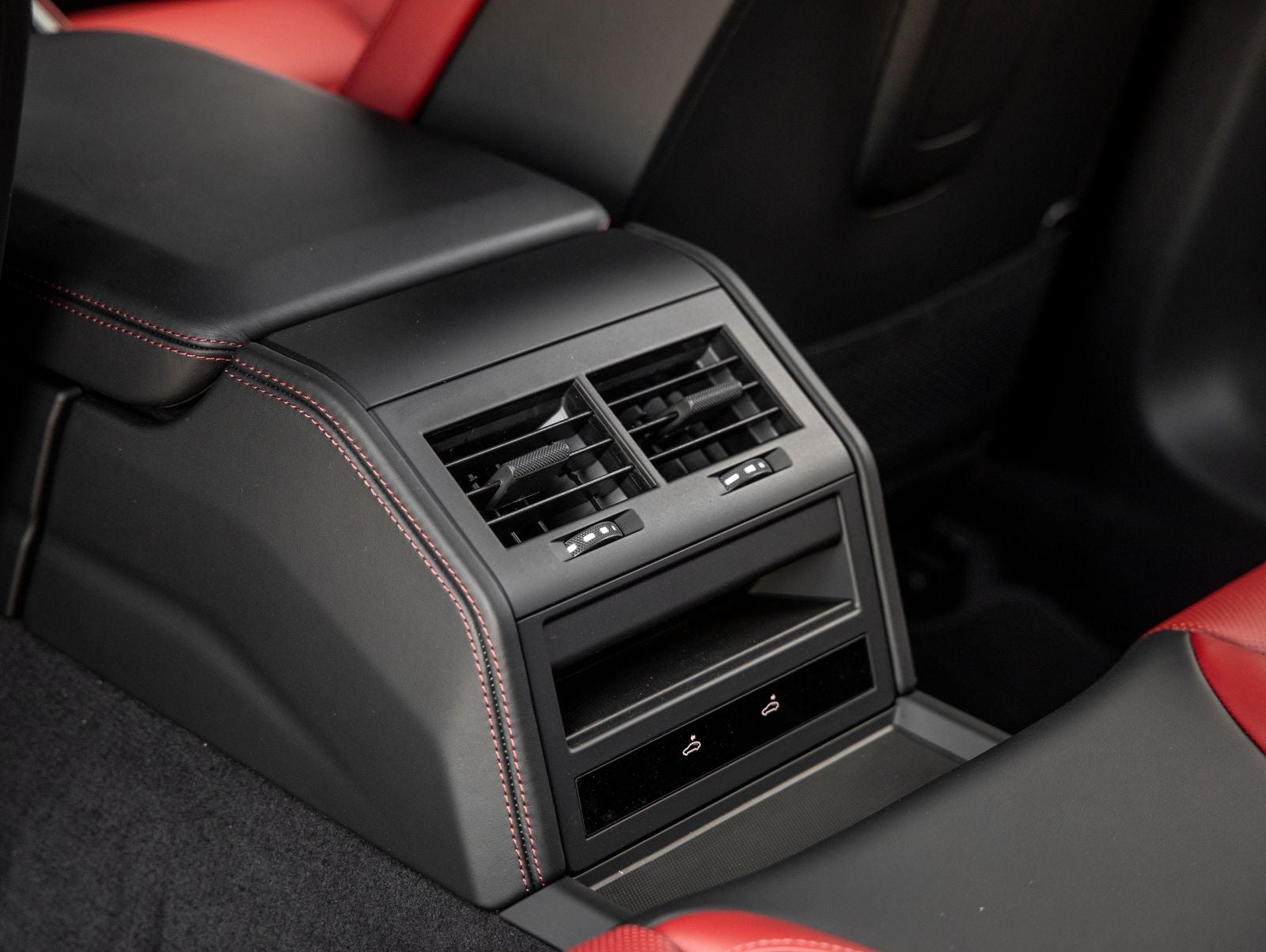 2026 Porsche Panamera Base