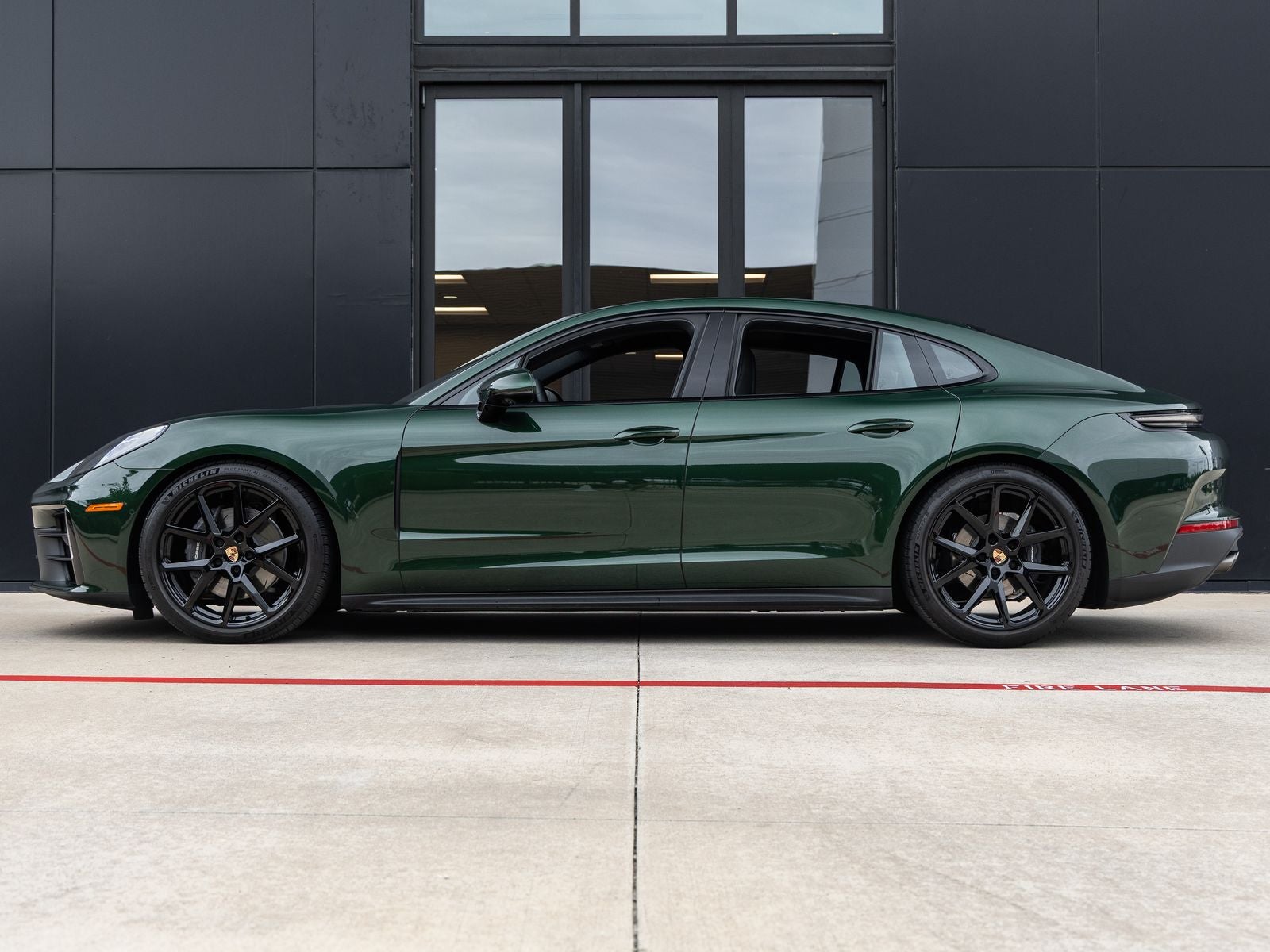 2025 Porsche Panamera Base