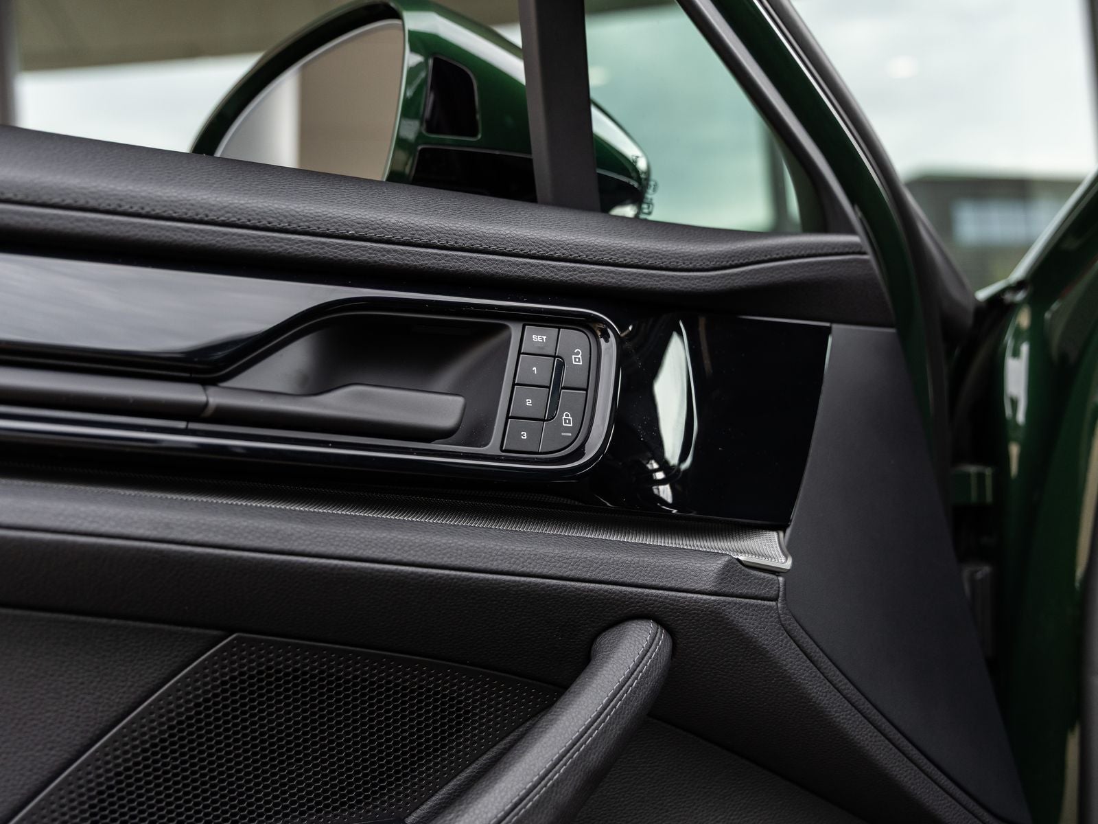 2025 Porsche Panamera Base