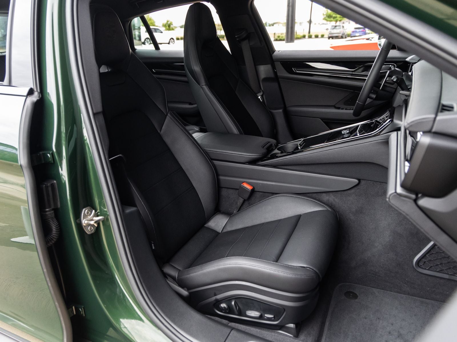 2025 Porsche Panamera Base