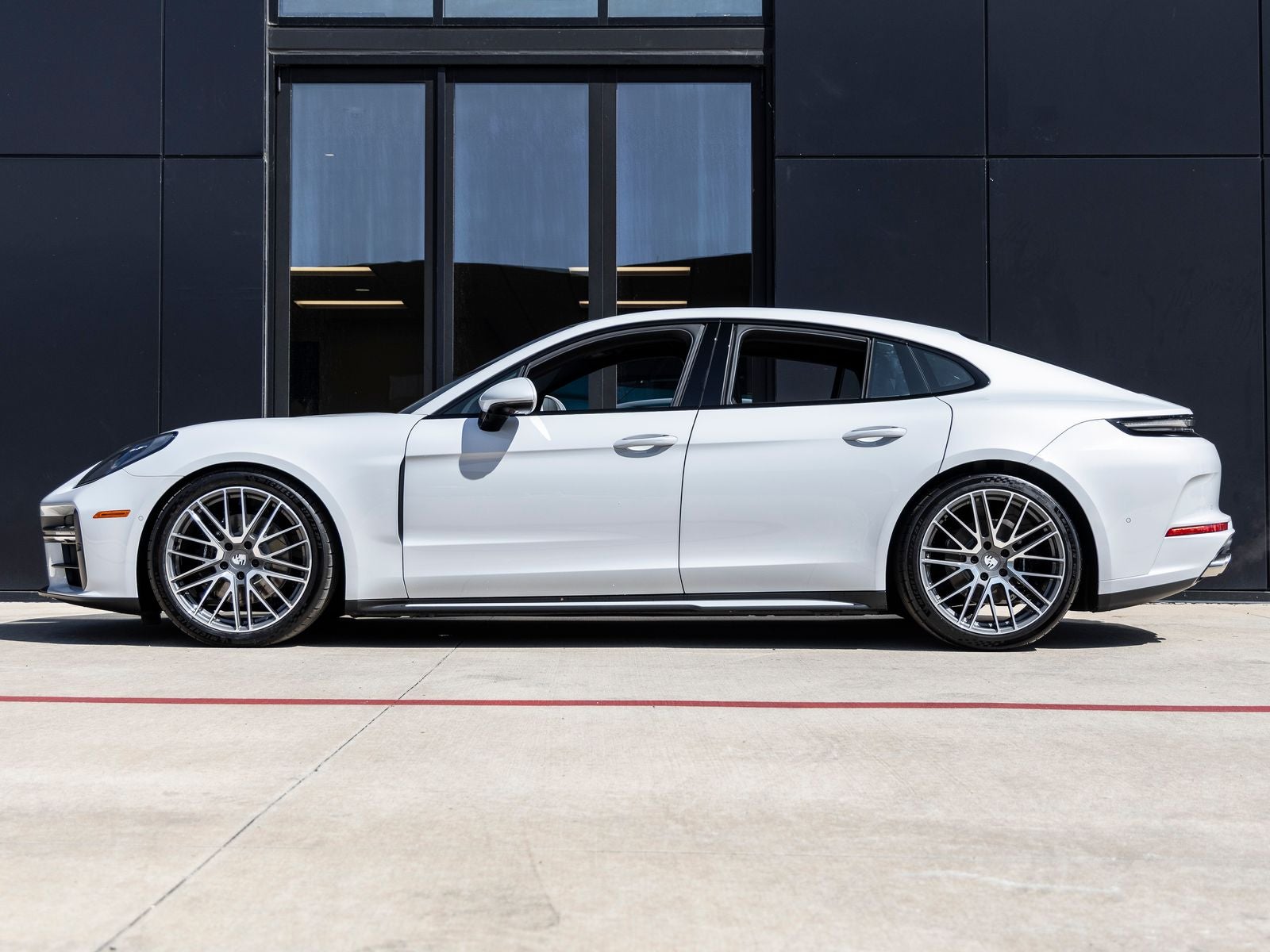 2025 Porsche Panamera 4