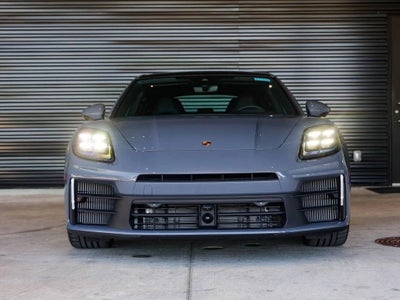 2025 Porsche Panamera 4