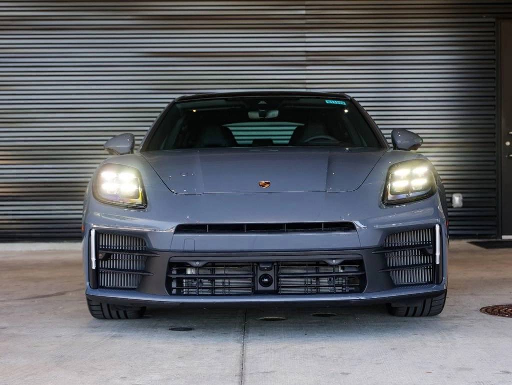 2025 Porsche Panamera 4