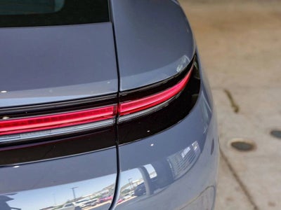 2025 Porsche Panamera 4