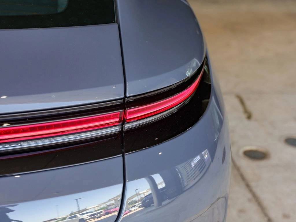 2025 Porsche Panamera 4