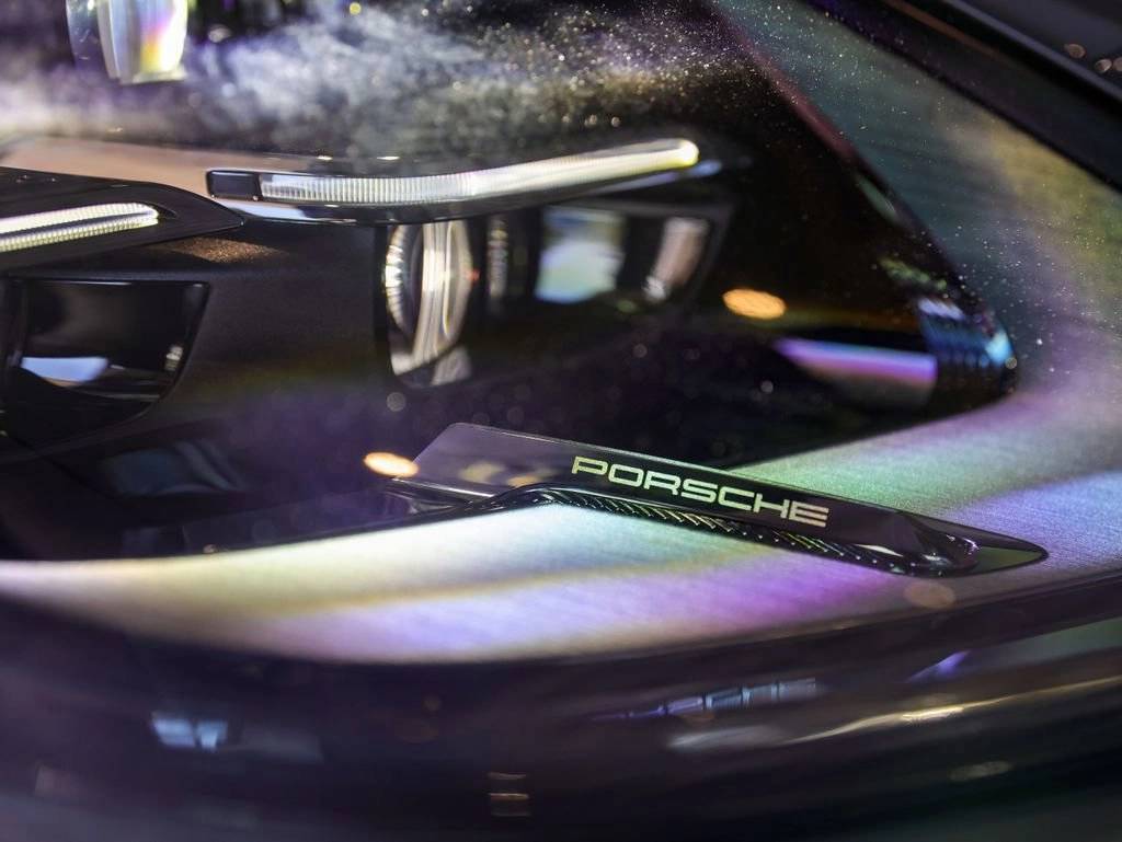 2025 Porsche Panamera 4