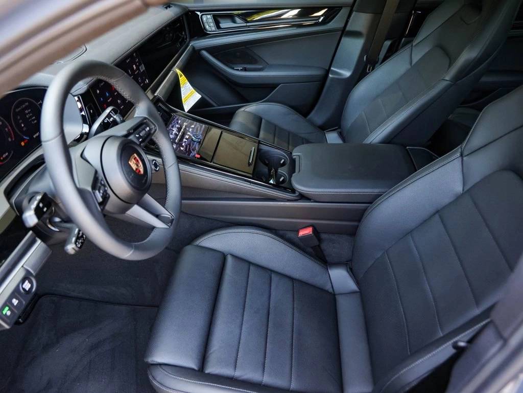 2025 Porsche Panamera 4