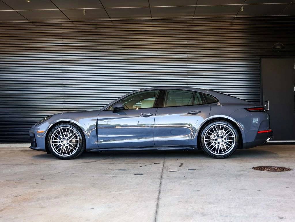2025 Porsche Panamera 4