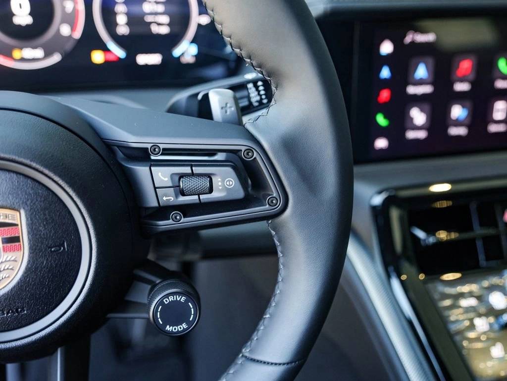 2025 Porsche Panamera 4