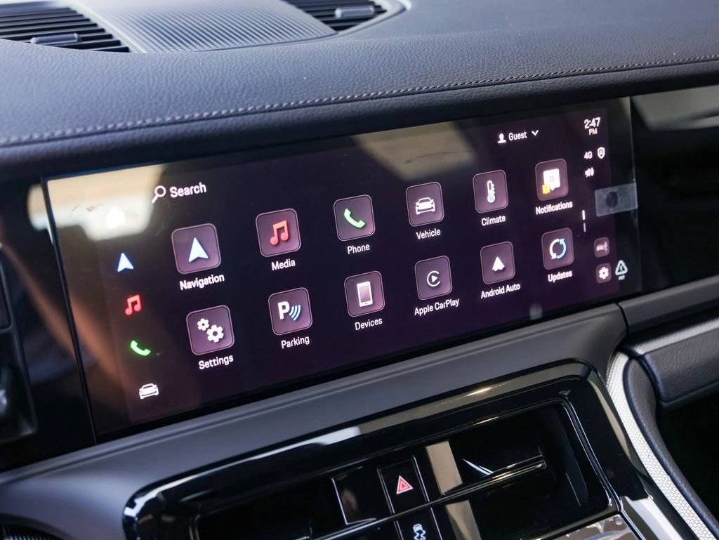 2025 Porsche Panamera 4