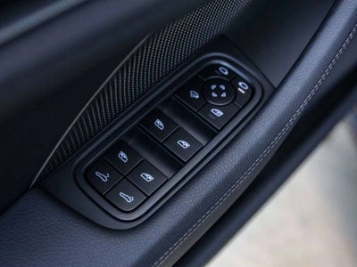 2025 Porsche Panamera 4