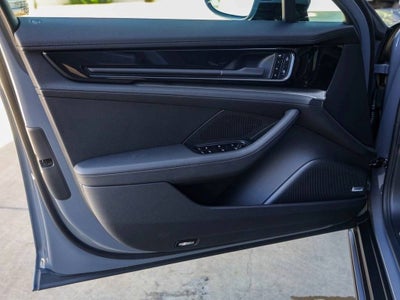 2025 Porsche Panamera 4