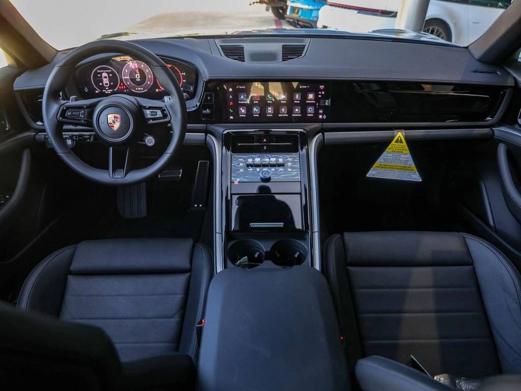 2025 Porsche Panamera 4