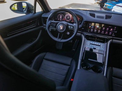 2025 Porsche Panamera 4