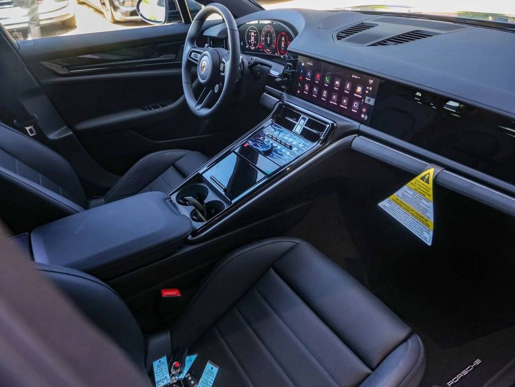 2025 Porsche Panamera 4