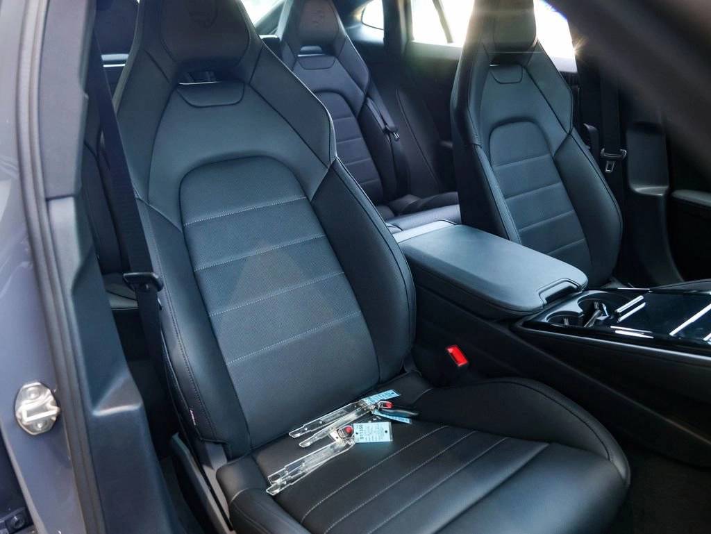 2025 Porsche Panamera 4