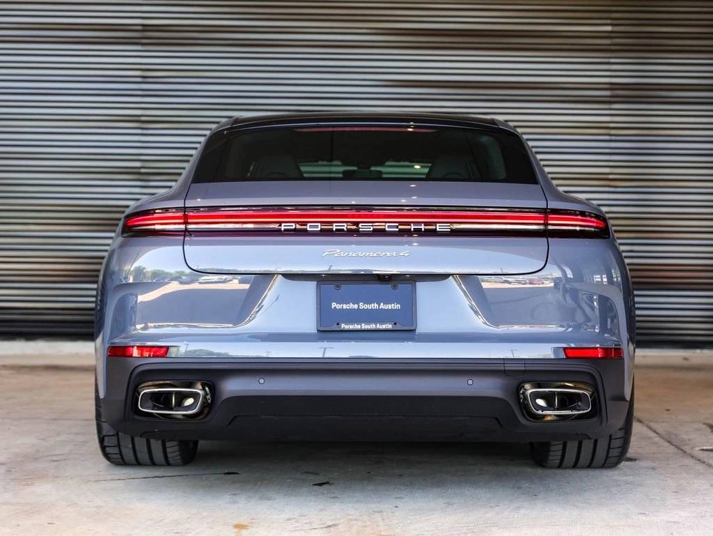 2025 Porsche Panamera 4