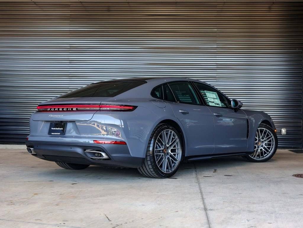 2025 Porsche Panamera 4