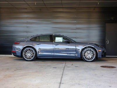 2025 Porsche Panamera 4