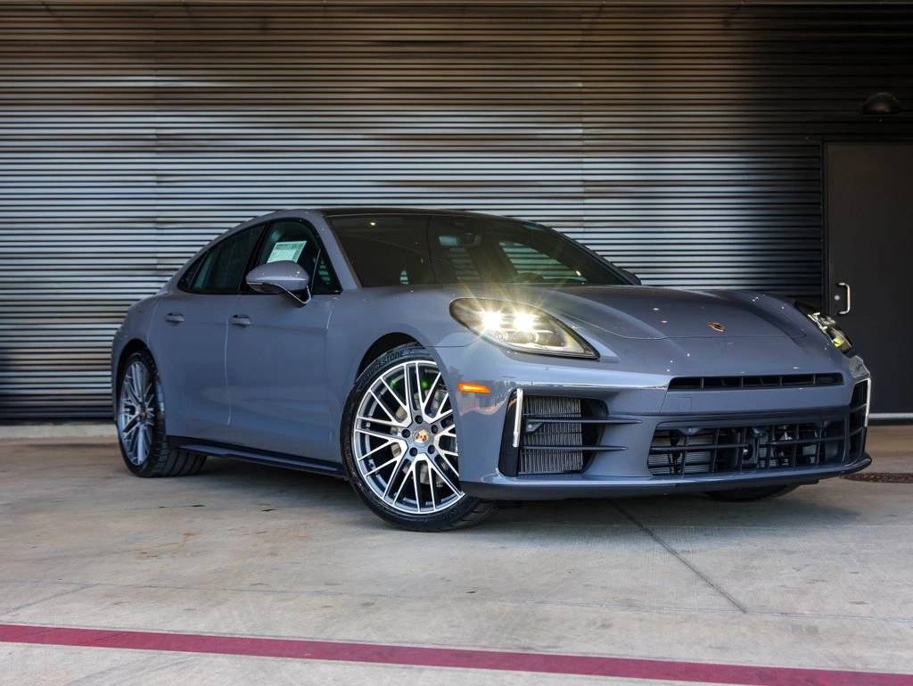 2025 Porsche Panamera 4