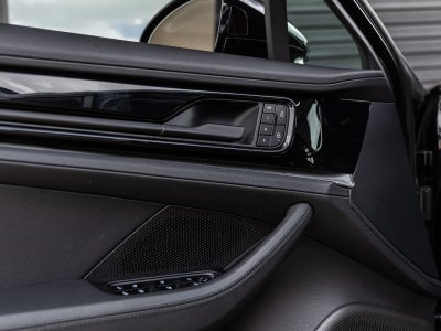2025 Porsche Panamera RWD