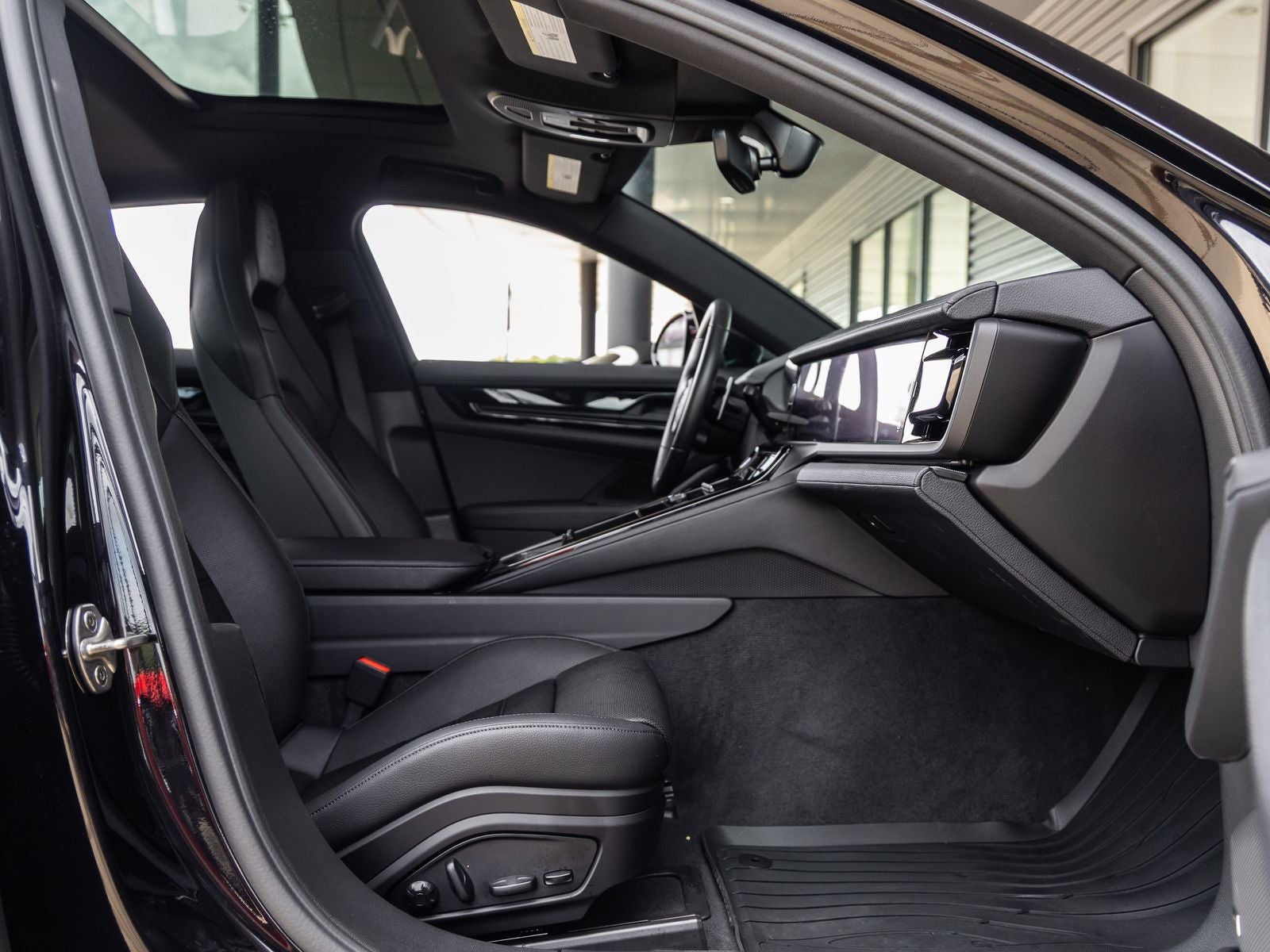 2025 Porsche Panamera RWD
