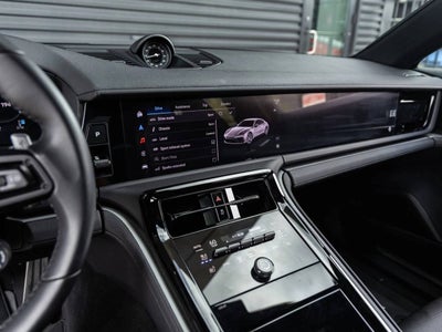 2025 Porsche Panamera RWD