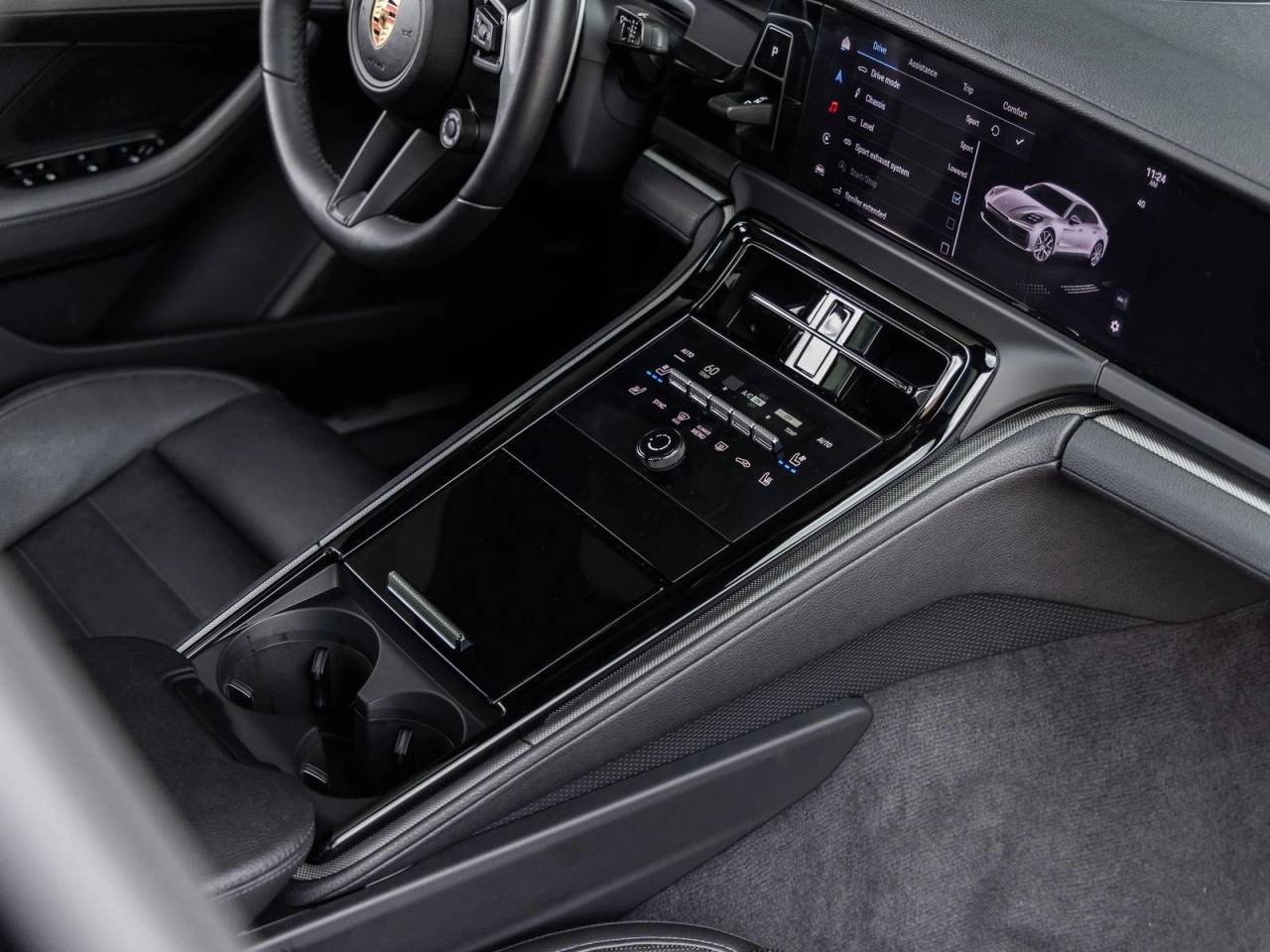2025 Porsche Panamera RWD