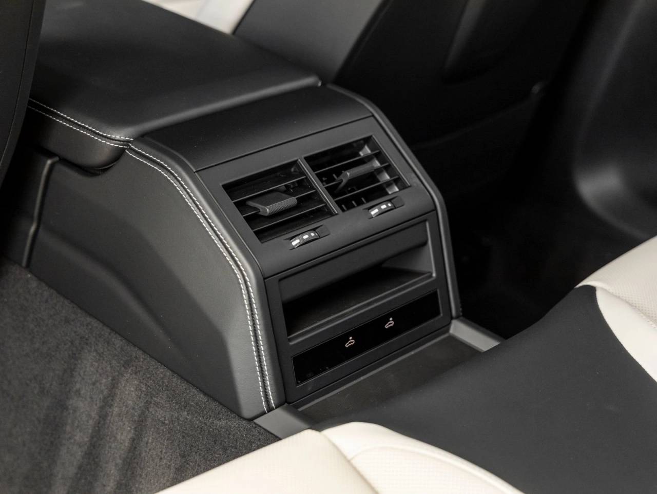 2026 Porsche Panamera Panamera 4
