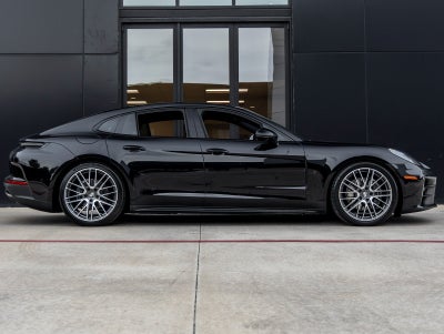 2025 Porsche Panamera Panamera 4