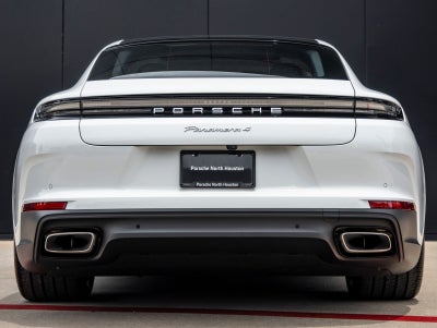 2026 Porsche Panamera 4