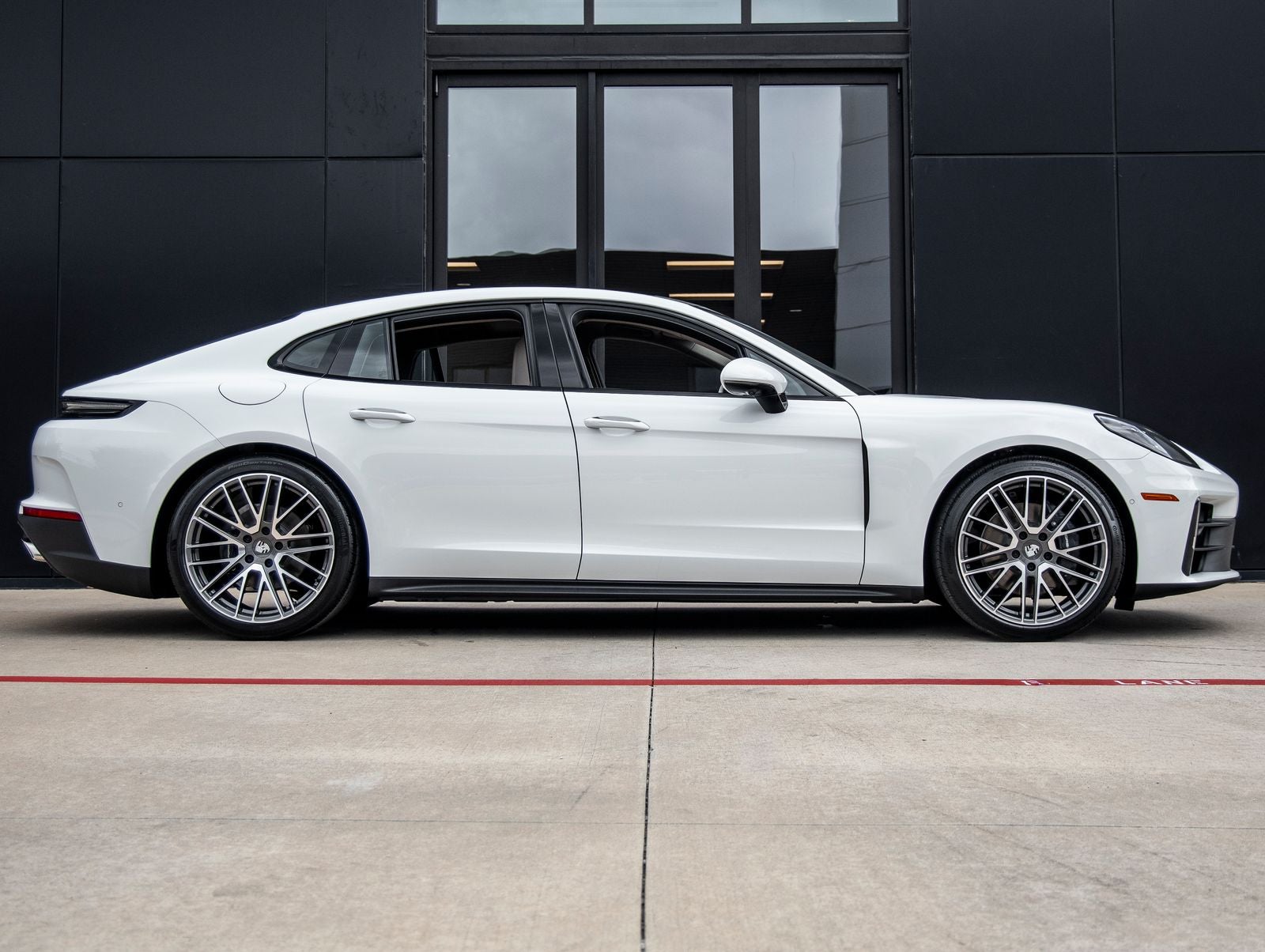 2026 Porsche Panamera 4