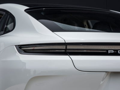 2026 Porsche Panamera 4