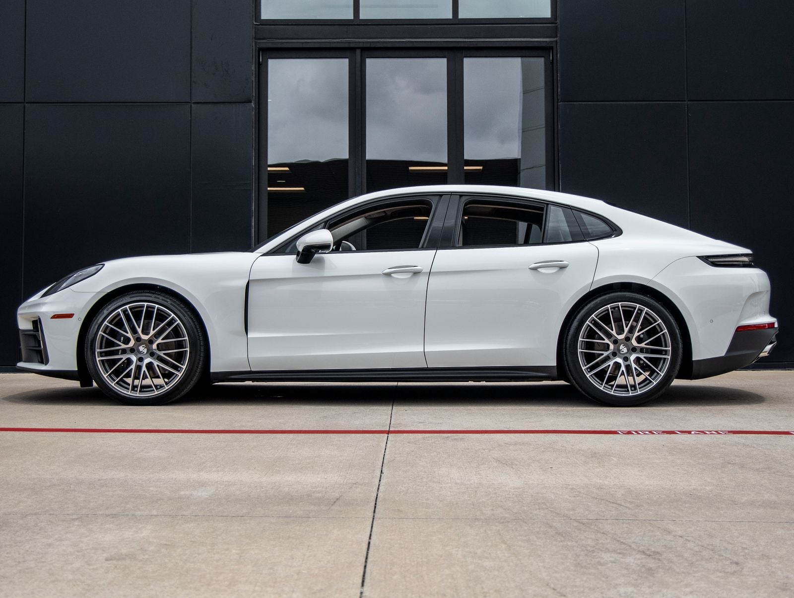 2026 Porsche Panamera 4