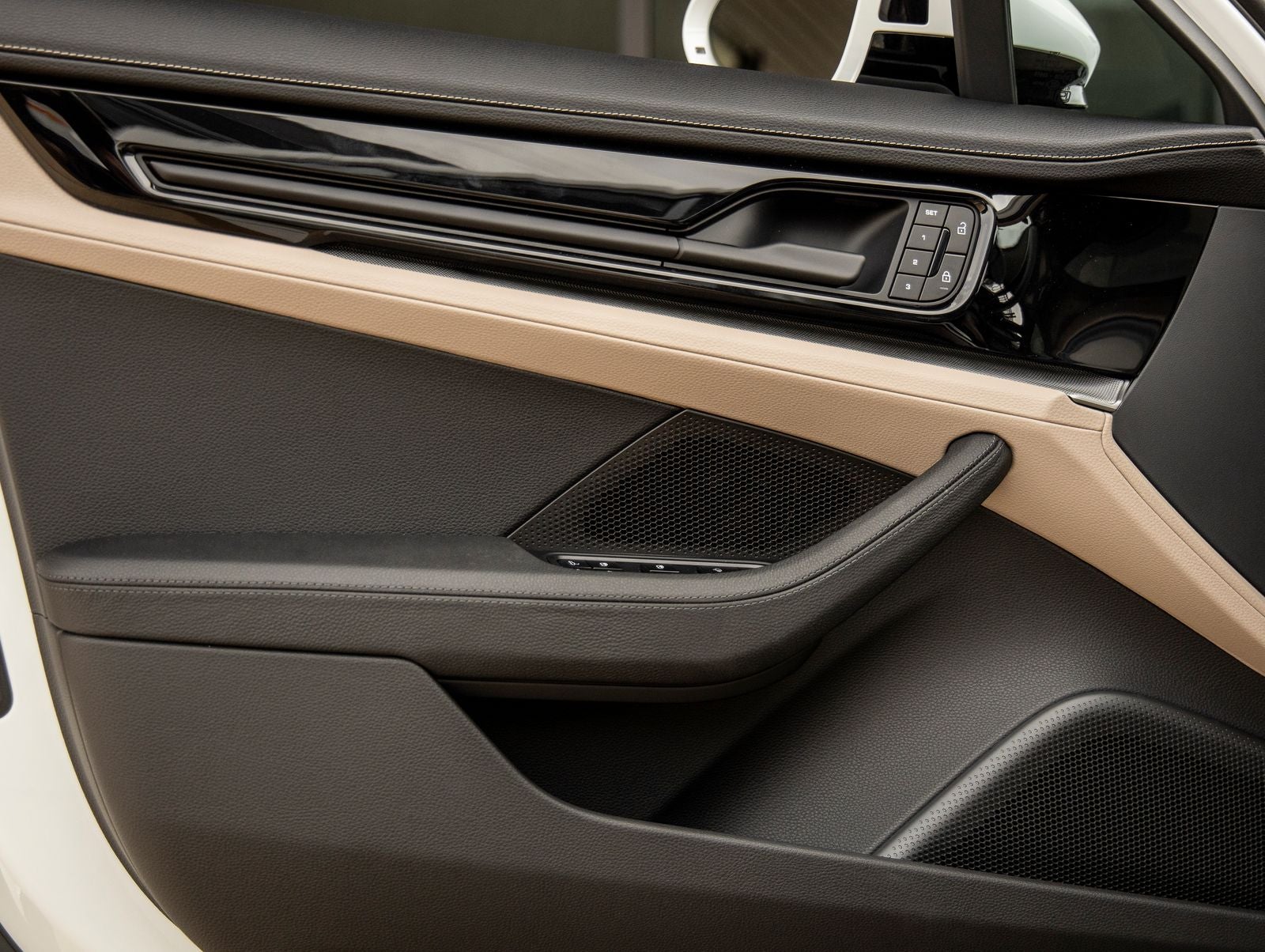 2026 Porsche Panamera 4