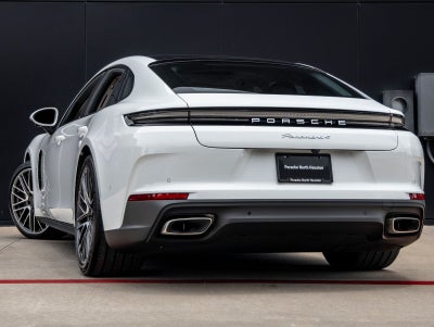 2026 Porsche Panamera 4