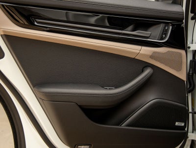 2026 Porsche Panamera 4