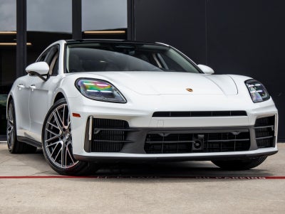 2026 Porsche Panamera 4