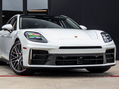 2026 Porsche Panamera 4